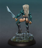 Reaper Bones USA: Caryth, Female Dark Elf (30229) - Unpainted