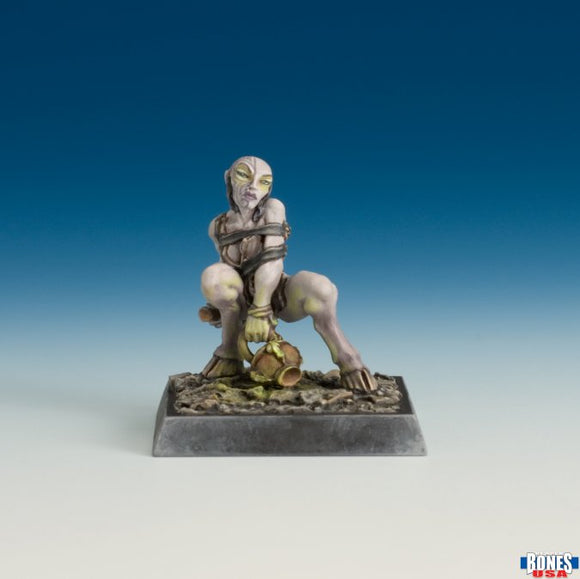 Reaper Bones USA: Female Chaos Cultist (30242) - Unpainted